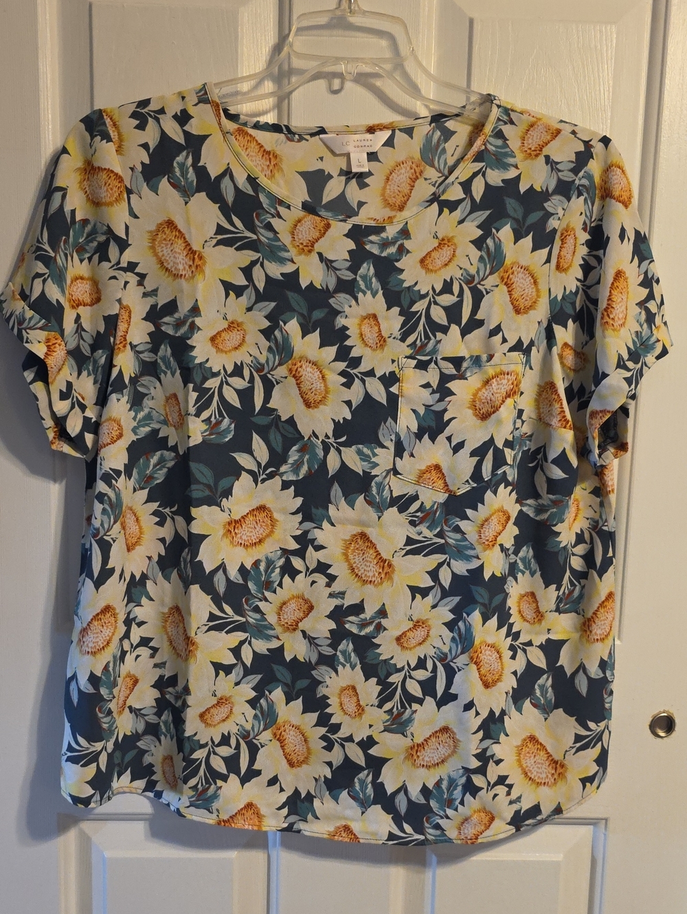 LC Lauren Conrad Sunflower Short Sleeve Top T078